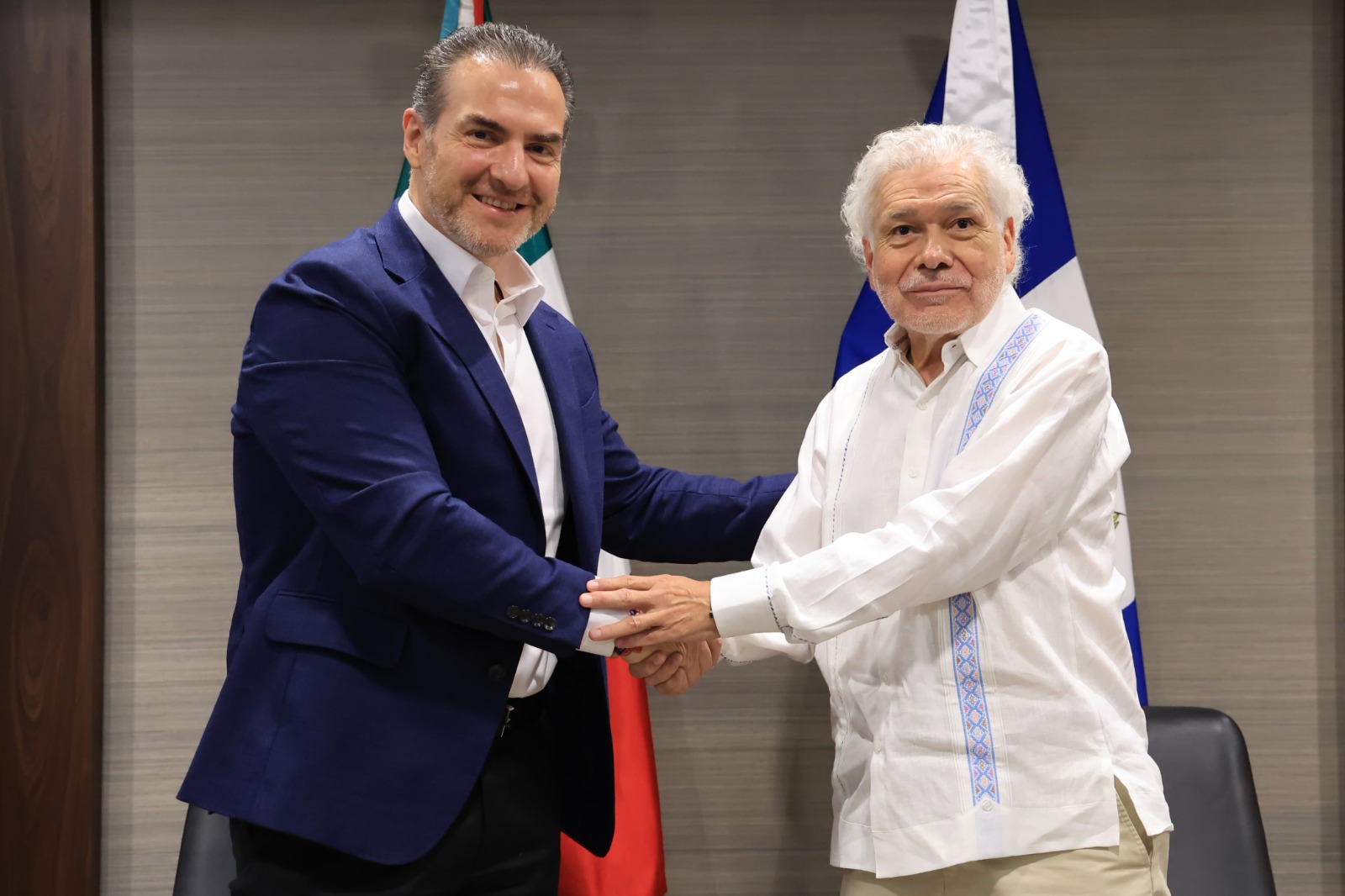 Recibe alcalde de Monterrey visita del embajador de Guatemala en México