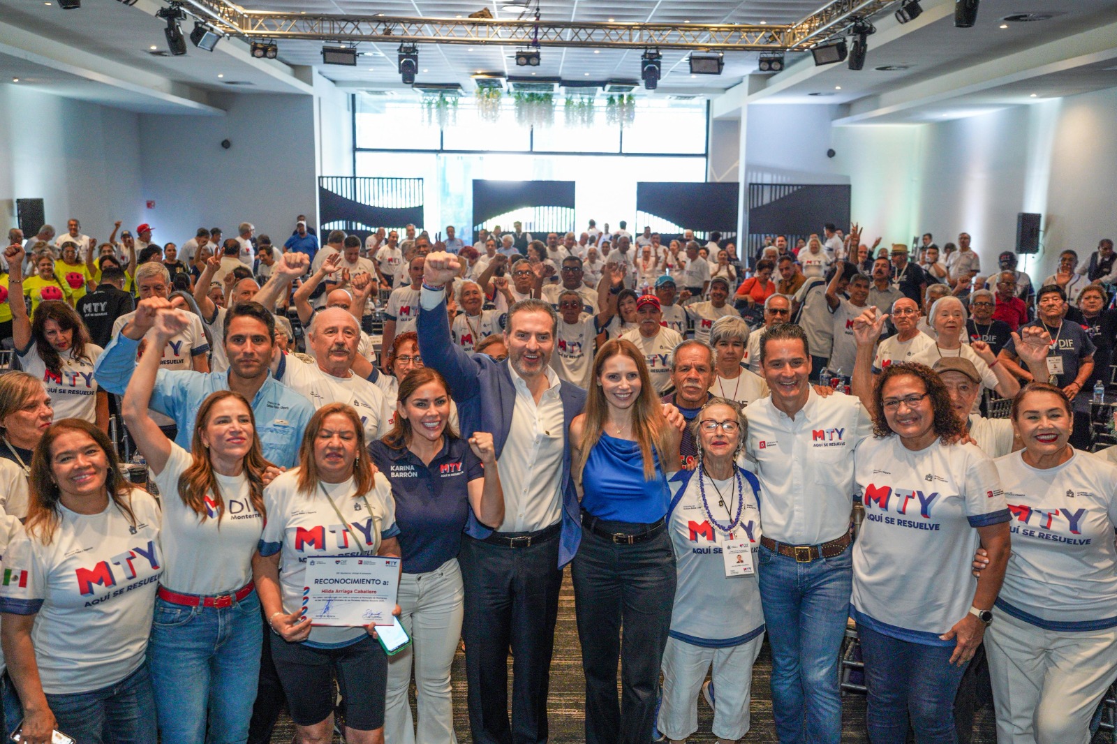 Honra Gobierno de Monterrey a adultos mayores participantes en Olimpiadas Estatales