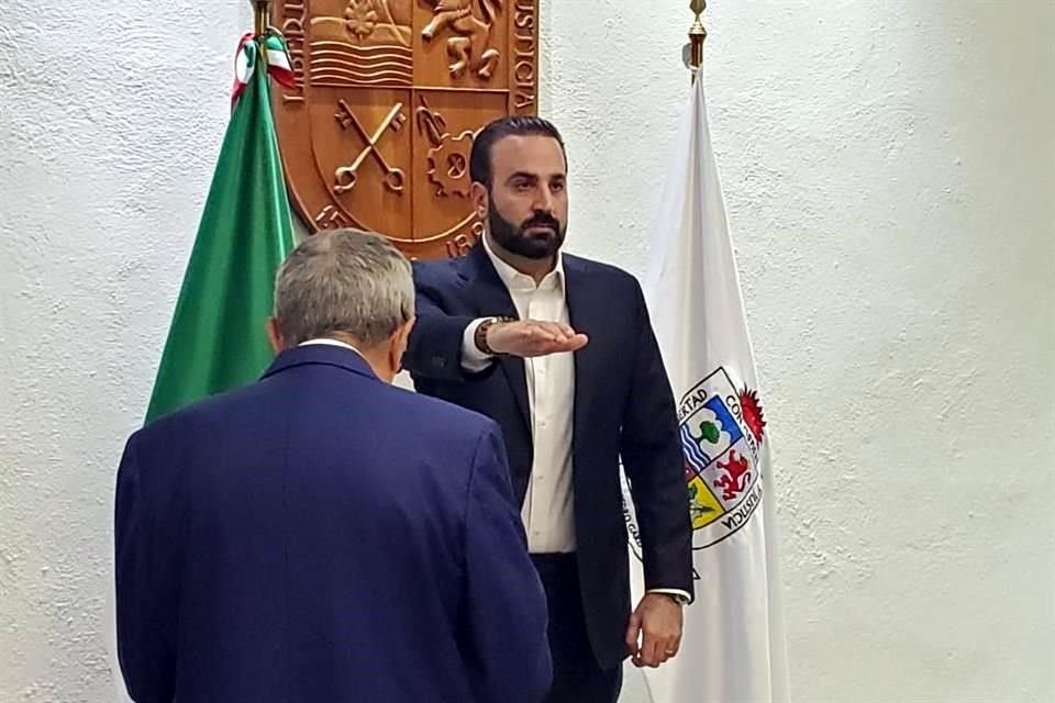 Mauricio Farah asume despacho de la alcaldía en San Pedro