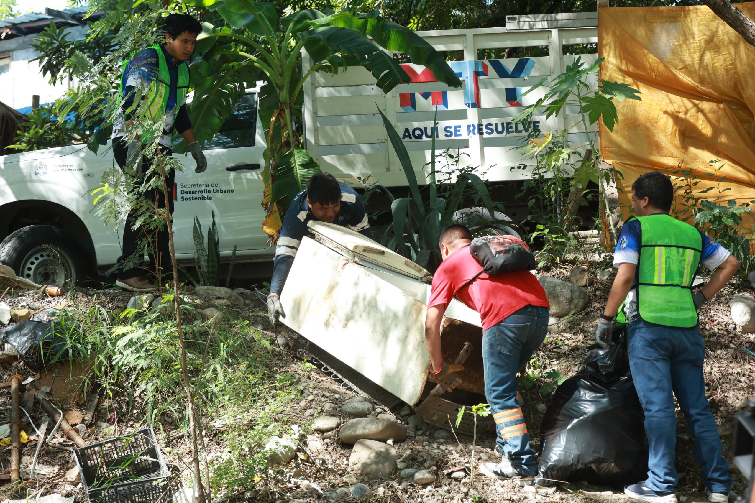 Monterrey impulsa la recuperación del Río La Silla con más de 300 voluntarios universitarios