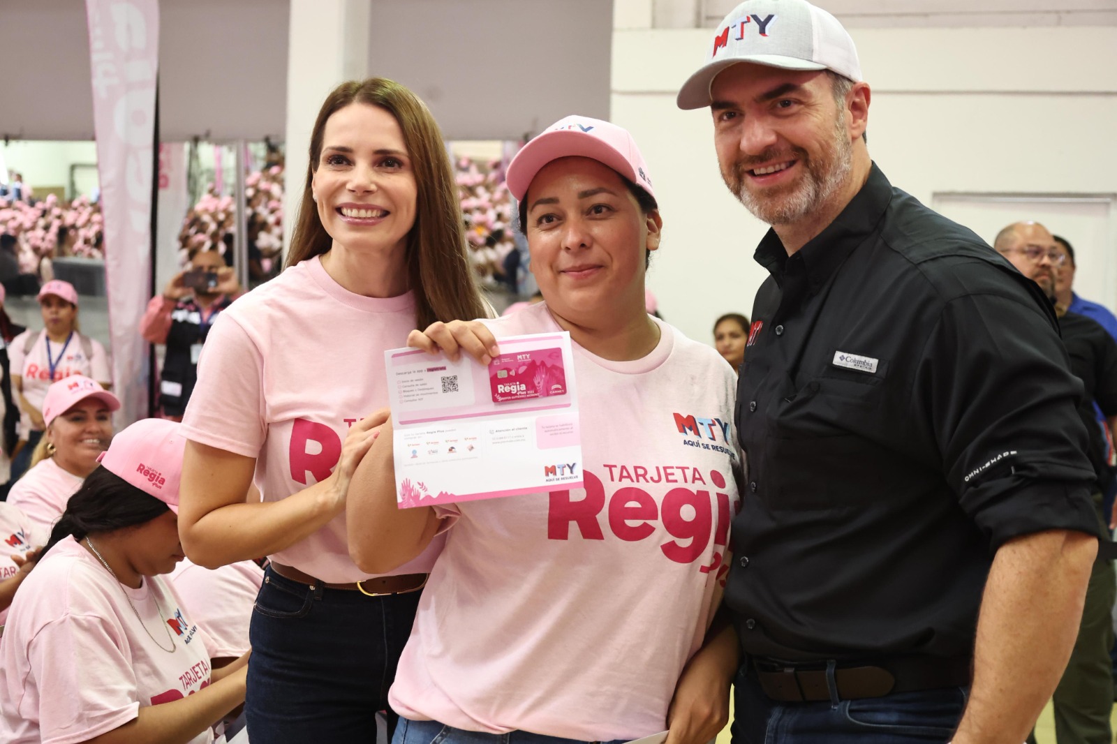 Suma Monterrey otras 500 beneficiadas con la entrega de la Tarjeta Regia Plus