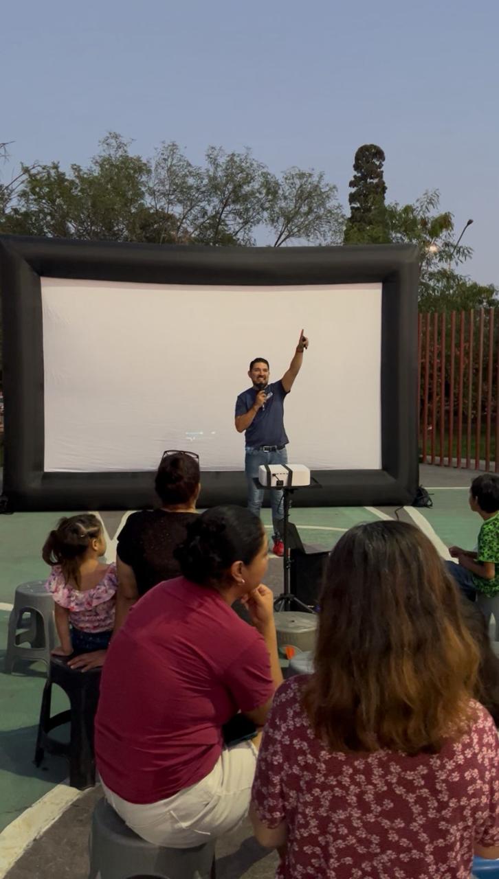 Lleva Fernando Aguirre “Cine en tu Colonia”