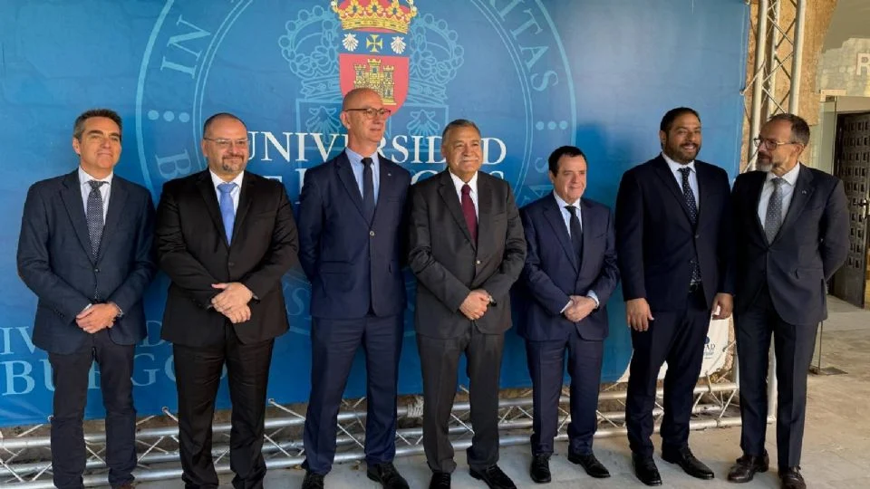 UANL y Universidad de Burgos firman convenio para intercambio académico en Medicina