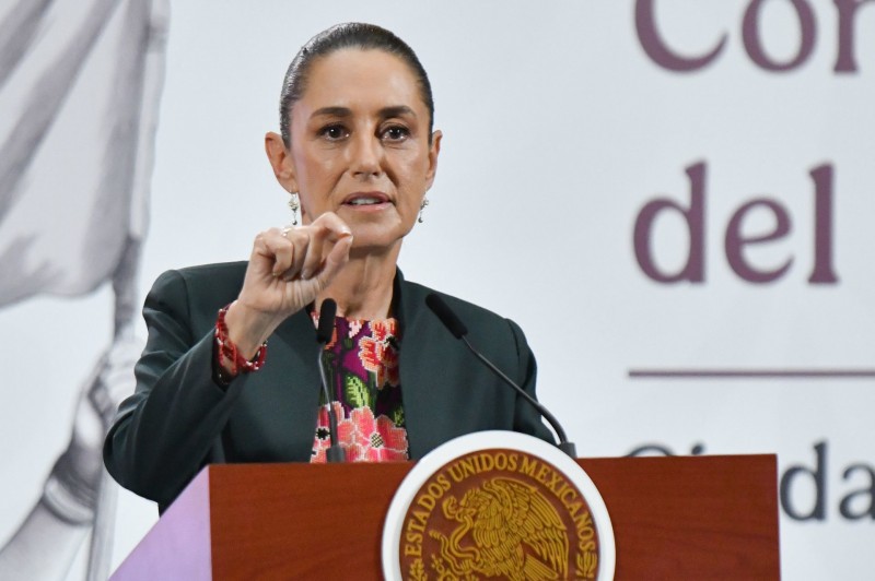 Claudia regañó a los gobernadores oficialistas y les pidió que defiendan más a la 4T