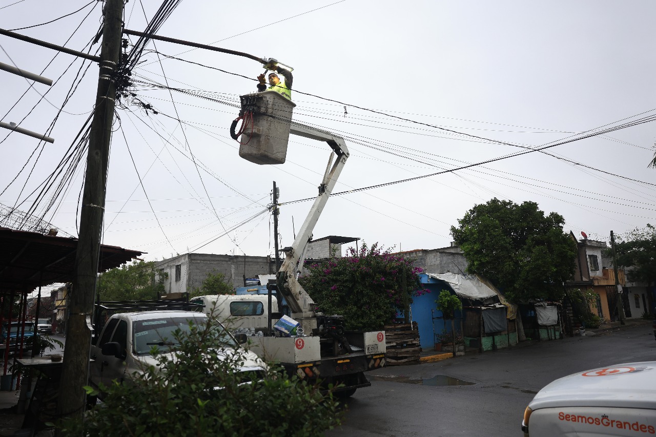Trabaja Guadalupe en la modernización del alumbrado público