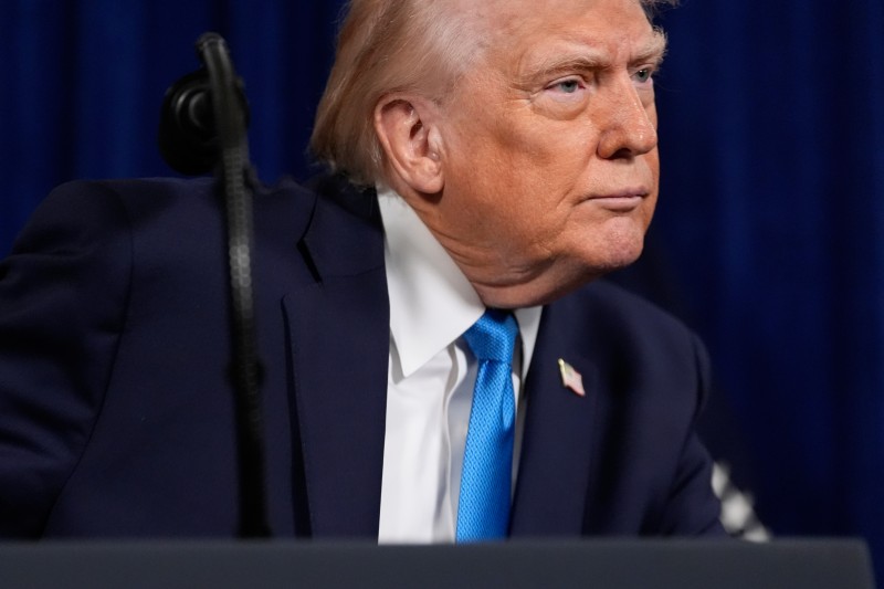  Se ensombrece la confianza sobre el dólar: registra su nivel más bajo desde 2022